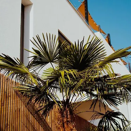 Hostel The Salty Surf & Yoga Ferrel (Leiria)