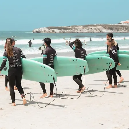 Hostel The Salty Surf & Yoga Ferrel (Leiria)