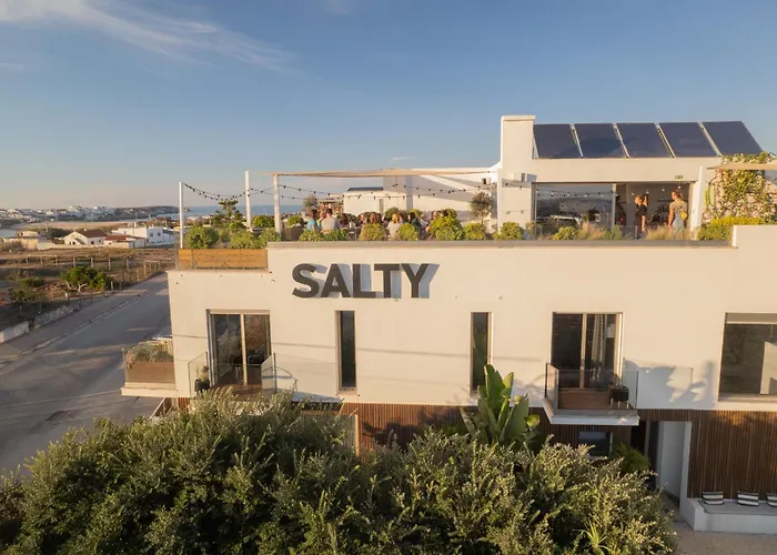 Hostel The Salty Surf & Yoga Ferrel (Leiria)